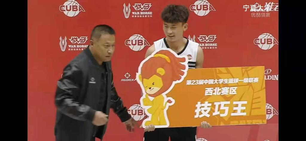 beat365唯一官方网站体育学院运动训练专业李文强同学获得第23届中国大学生篮球一级联赛西北赛区“技巧王”称号