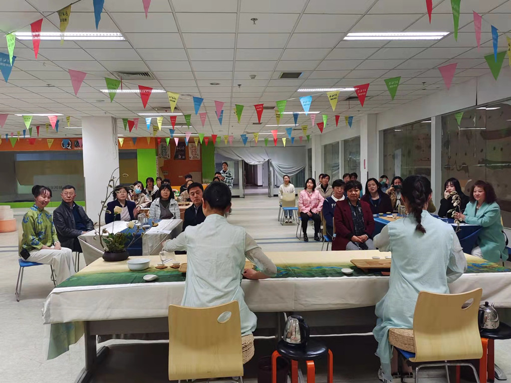 图书馆分工会举办“茶韵飘香”主题活动